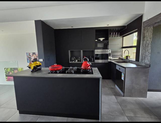 2 BEDROOM APARTMENT FOR SALE IN PALM LAKES ESTATE